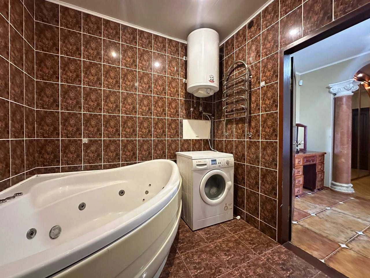 Продаж 2к 69м² з ремонтом та меблями! Київ, Троєщина, вул. Р