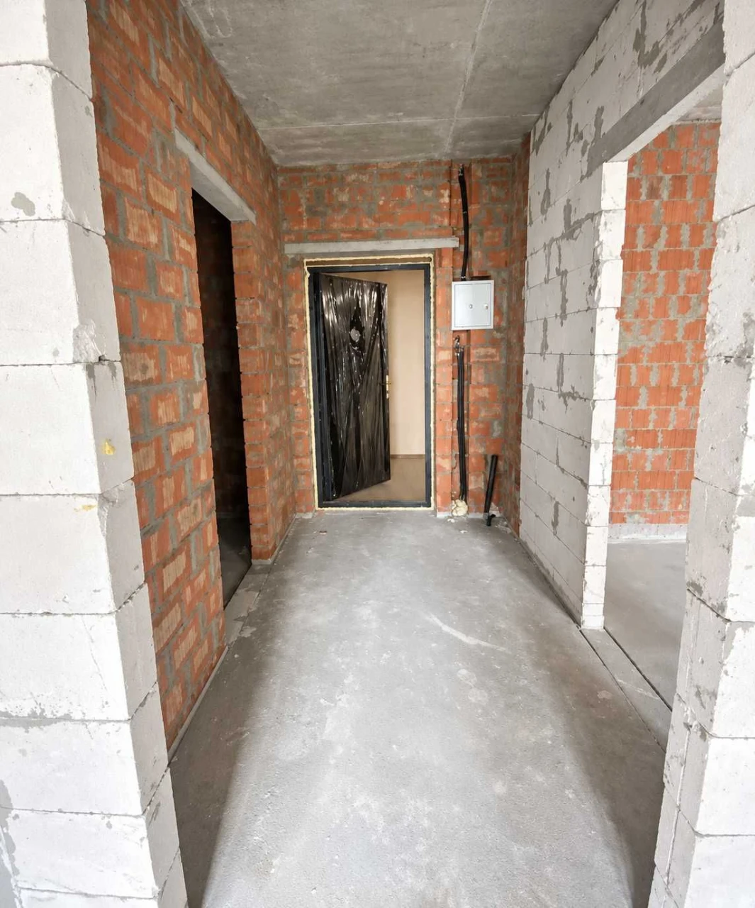 • 1-кімнатна квартира 38.3 кв. м на вул. Академіка Заболотно