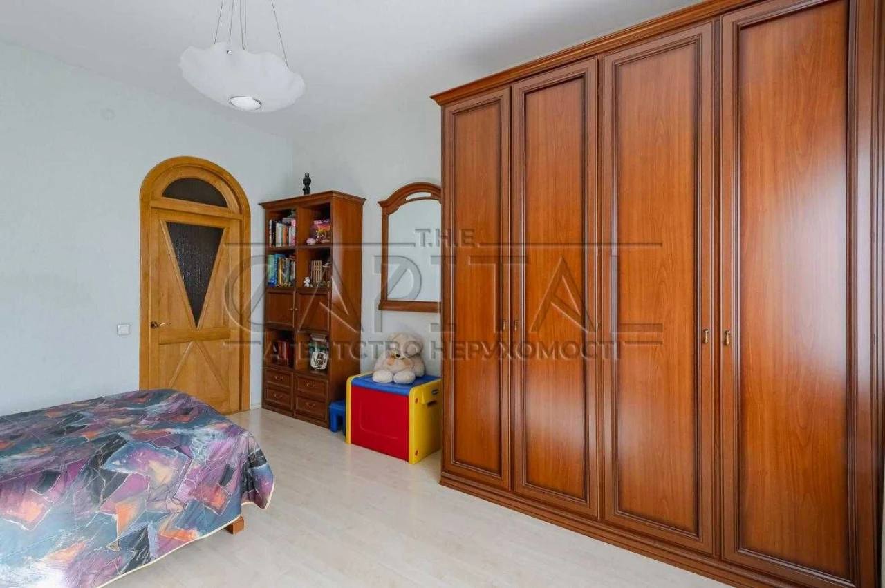 продаж 3 кімнатної квартири, ГАРАЖ,  Шулявка