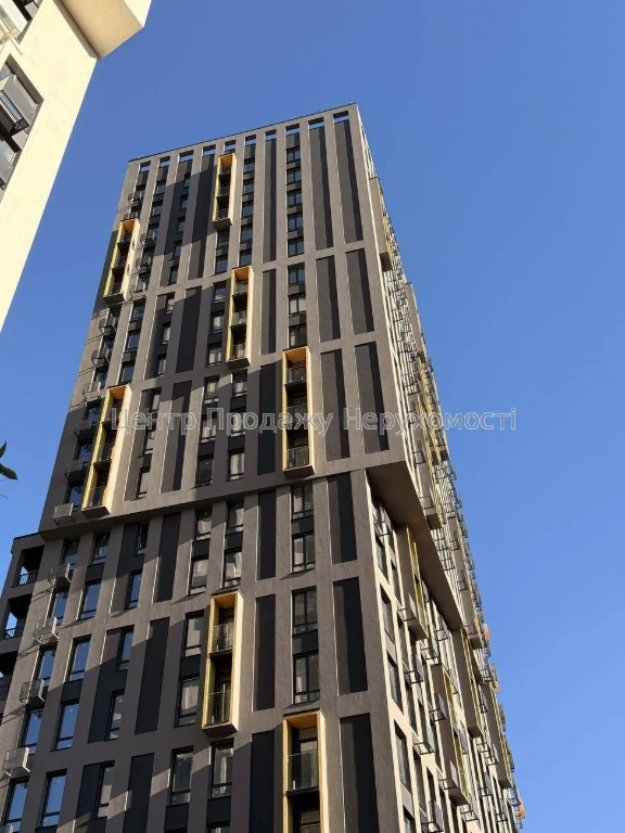 Продається 3-кімн. квартира 91. 4 м² на 19 поверсі ЖК Svitlo