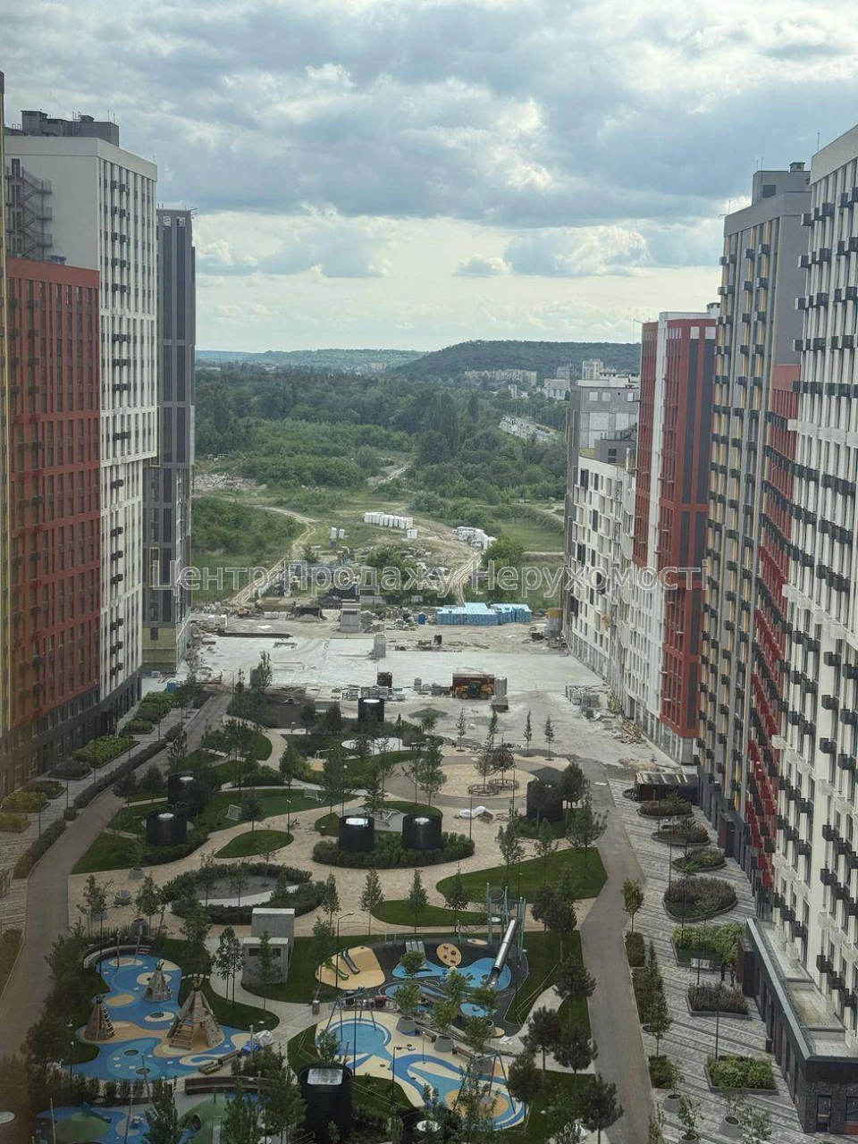 Продається 3-кімн. квартира 91. 4 м² на 19 поверсі ЖК Svitlo