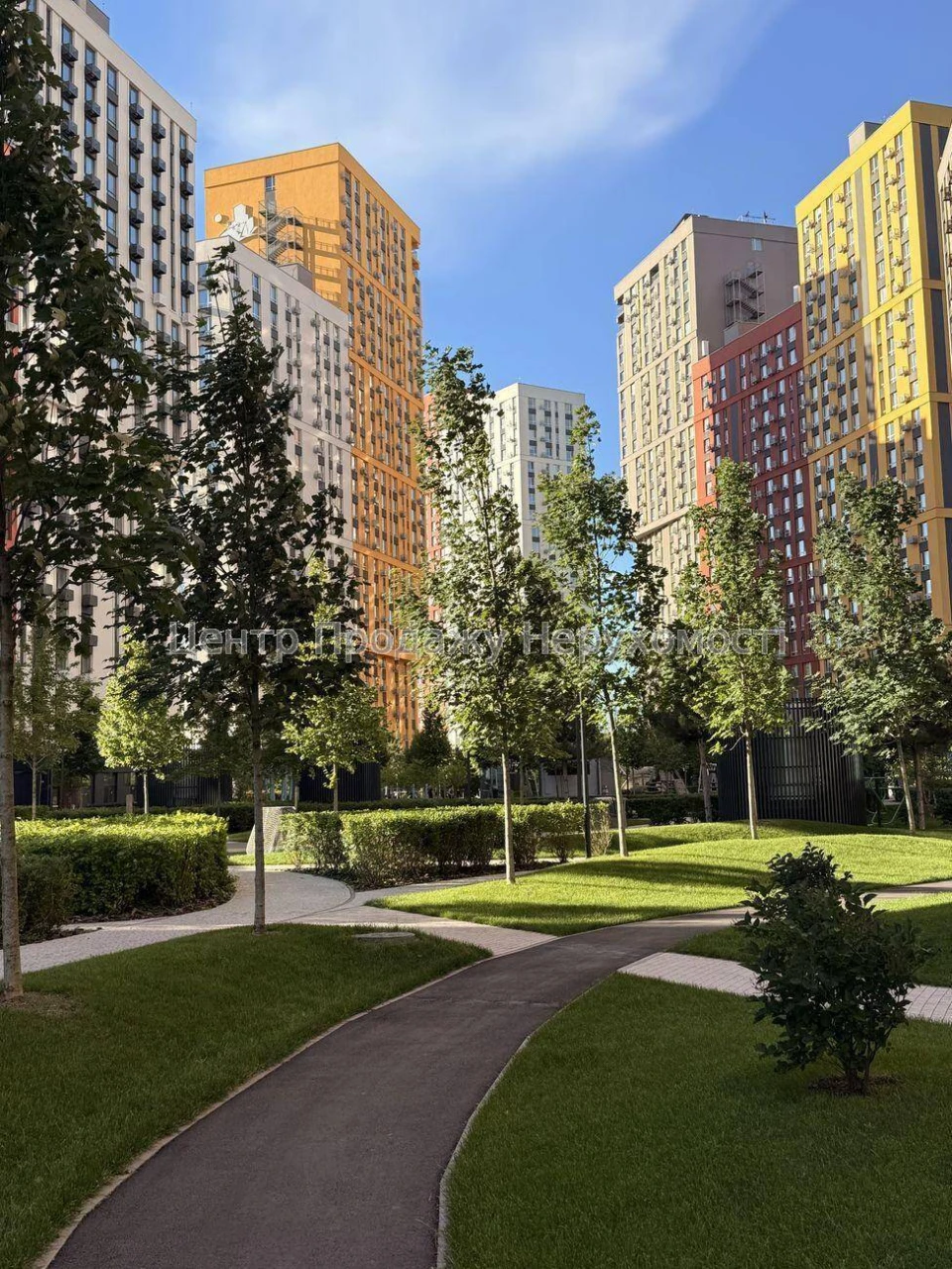 Продається 3-кімн. квартира 91. 4 м² на 19 поверсі ЖК Svitlo