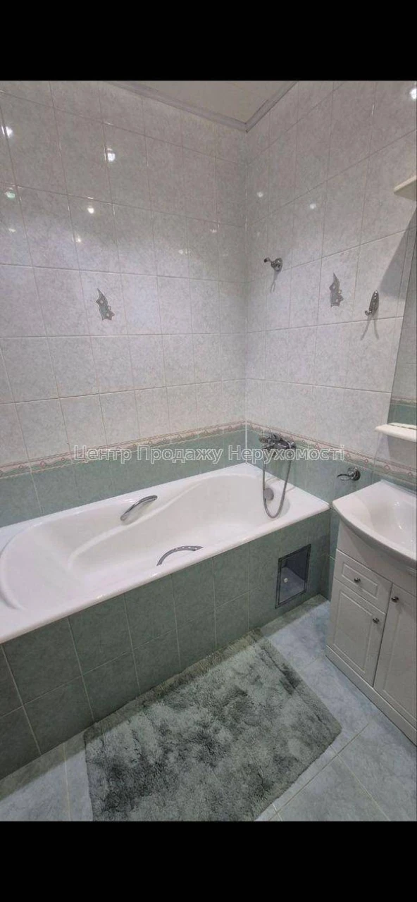 Продаж 2-кімн квартири 77, 8 м², 7/17 поверх, Київ. Відмінне