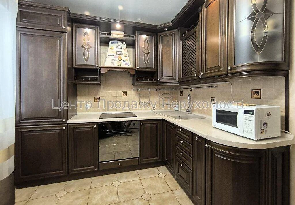 Продаж 2-кімн. квартири, 6/16 пов, 54 м², Київ.