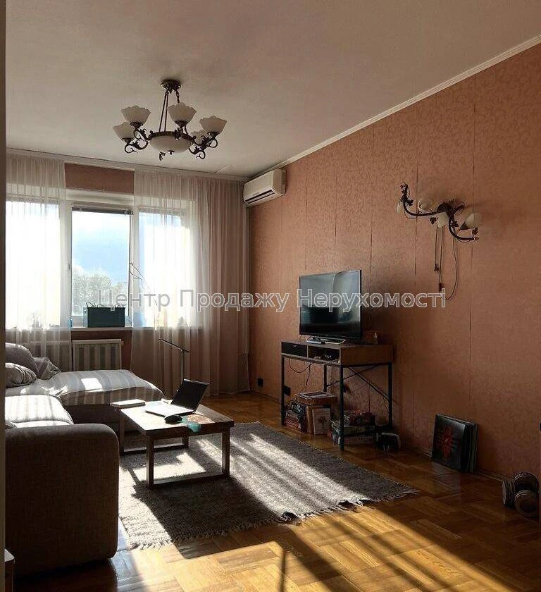 Продаж 3-кімн. кв. 7/9, 69. 2 м² у Києві — комфорт та зручні