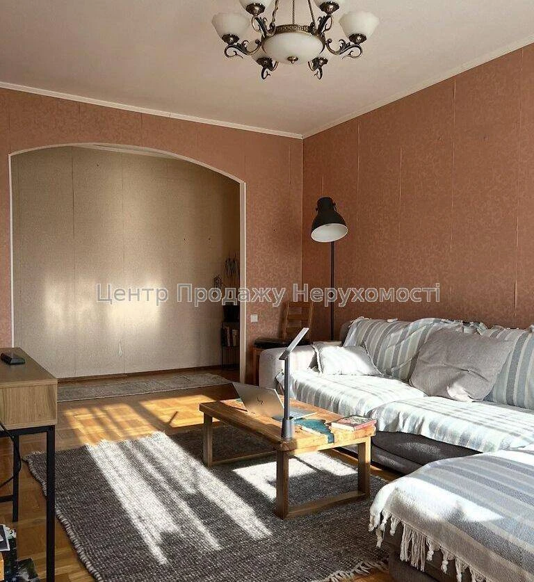 Продаж 3-кімн. кв. 7/9, 69. 2 м² у Києві — комфорт та зручні