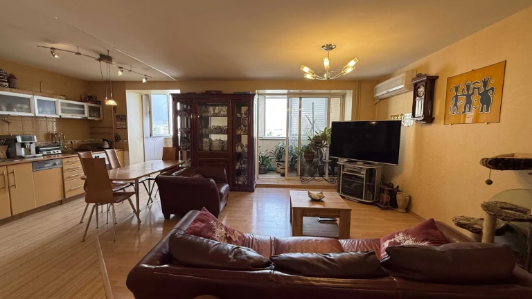Продам 3-комн. 68,5 м² Таирова / Вузовский — Ремонт, 2 спаль
