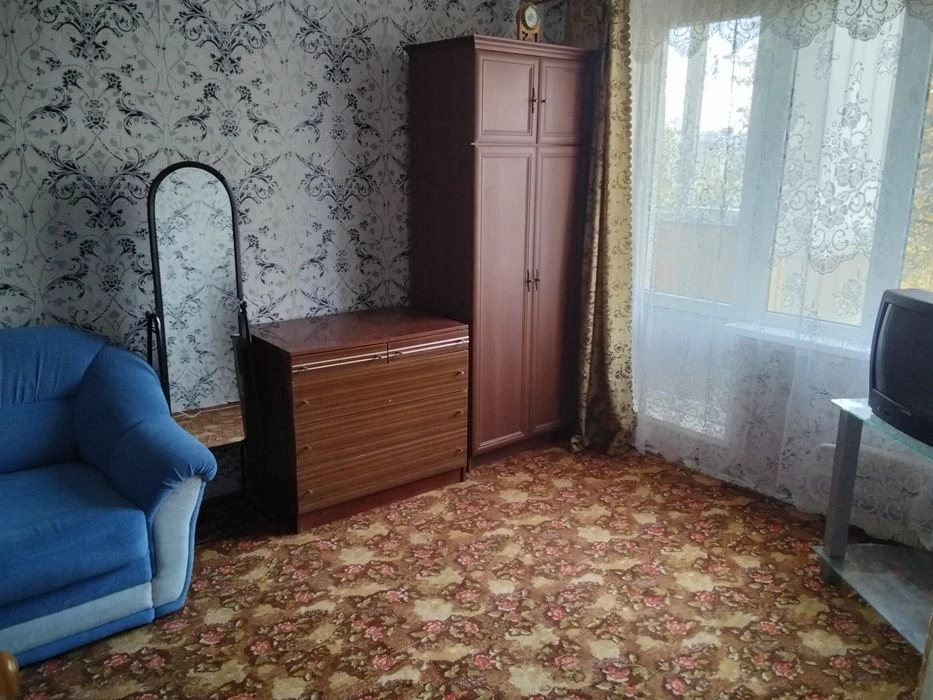 For sale: 1-room apartment near Studencheskaya and Saltovka metro stations.
