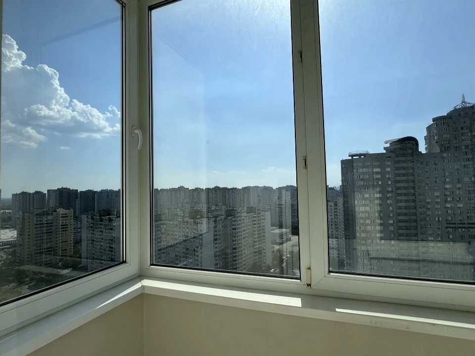 Квартира. Київ, Олександра Мишуги вул.