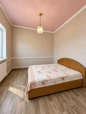 Продам 3к  дом свой двор . Газовое отопление