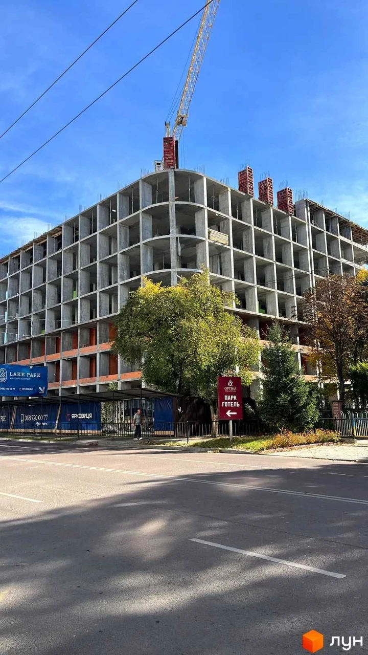 Продаж 1-кімнатної квартири в центрі міста поруч з озером в