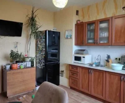 Продам 2 комн квартиру 67м2 Новострой с Газом ! метро Индуст