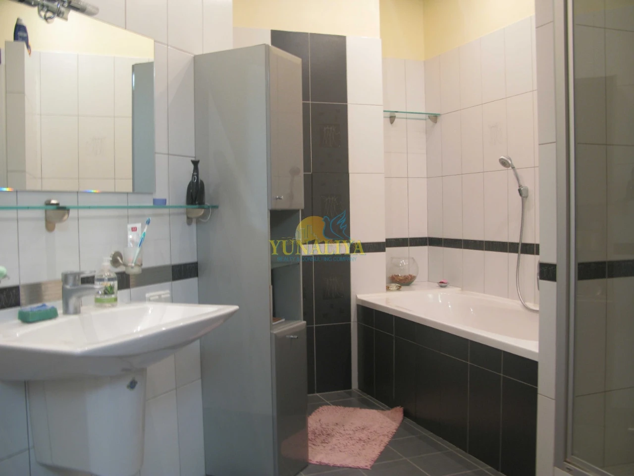 Оренда! 2-х кімн. вул. Володимирська 79 та паркомісце, м Льв