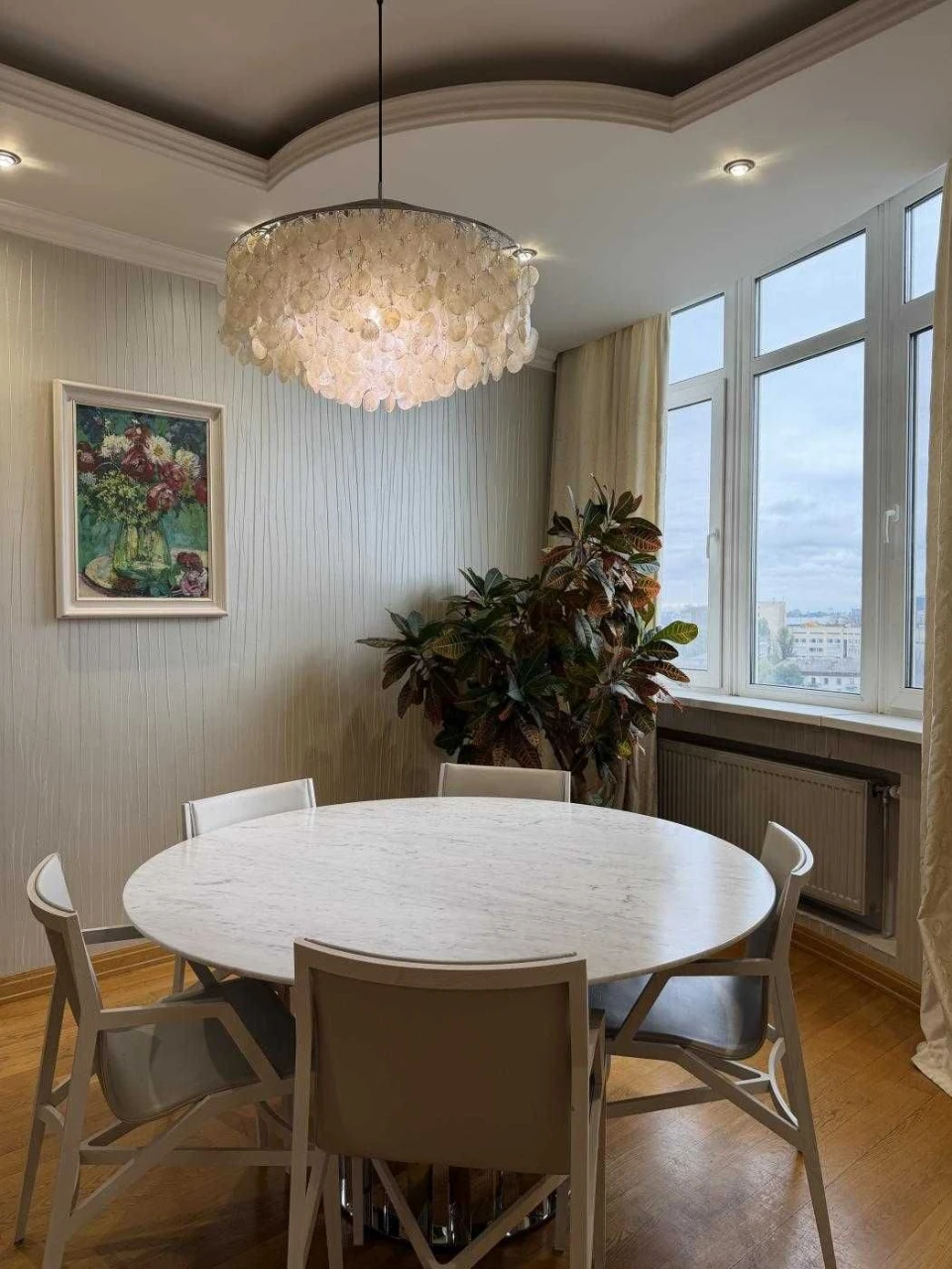 Продаж трикімнатної квартири за адресою Кудрявський узвіз 3б