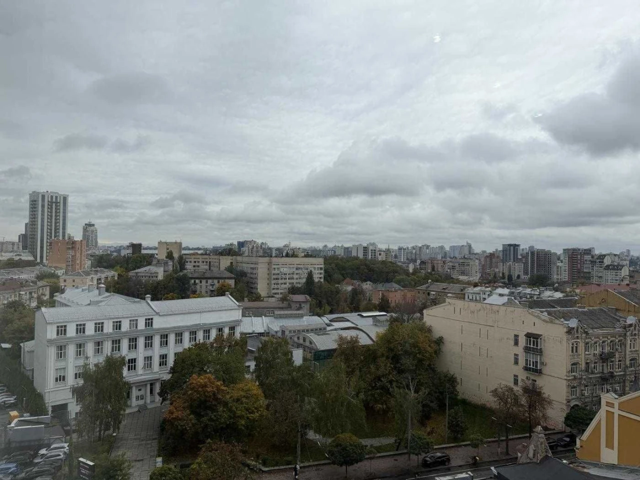 Продаж трикімнатної квартири за адресою Кудрявський узвіз 3б