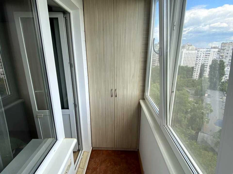 Квартира. Київ, Деміївська вул.