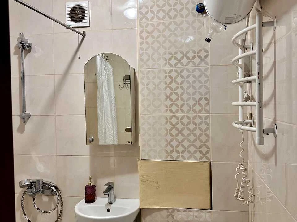Квартира. Київ, Салютна вул.