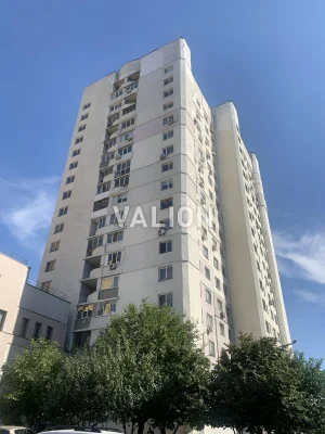Продаж без % 3 кімн. по вул. Левка Лукьяненка 2/4, метро Обо