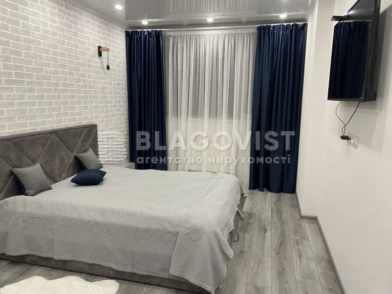 Продаж квартири вул. Ревуцького 40г в Києві / W-7467320