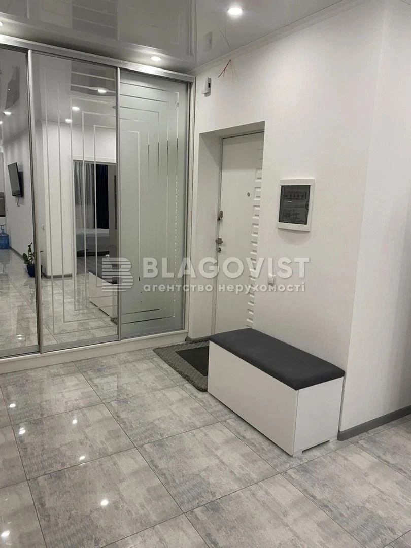 Продаж квартири вул. Ревуцького 40г в Києві / W-7467320