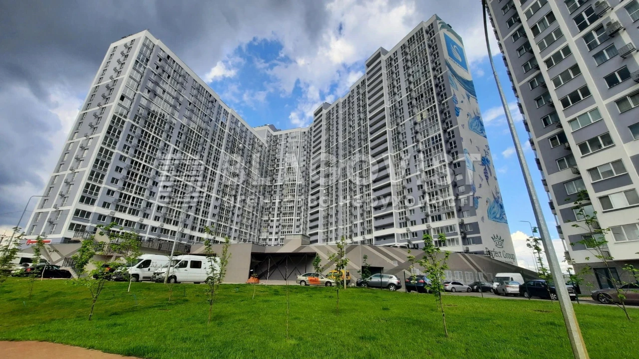 Продаж квартири вул. Ревуцького 40г в Києві / W-7467320