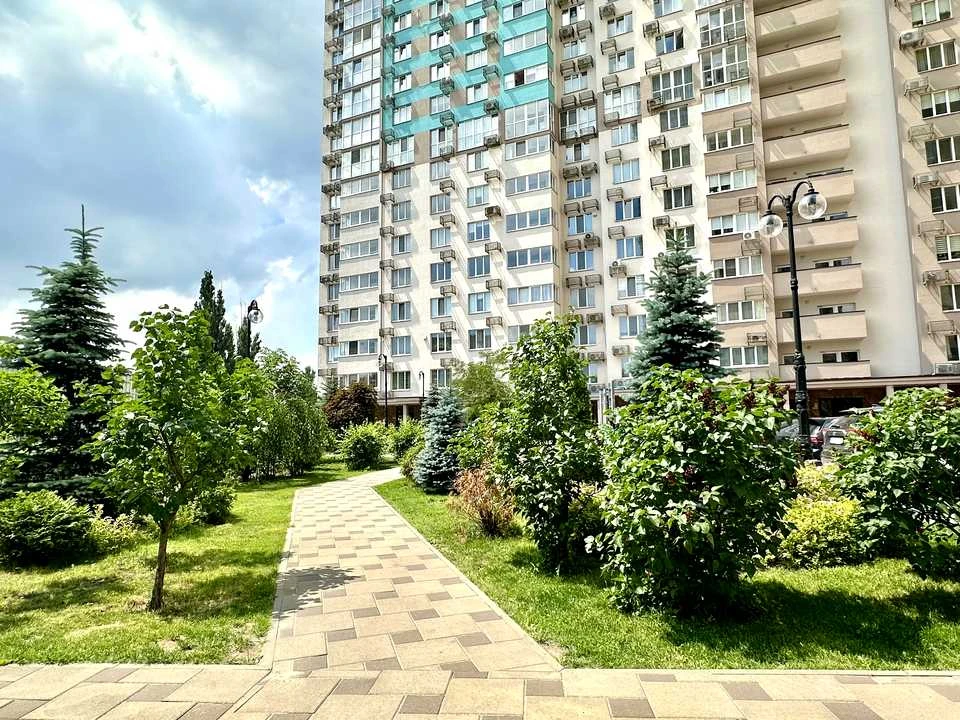 Квартира. Київ, Академіка Заболотного вул.