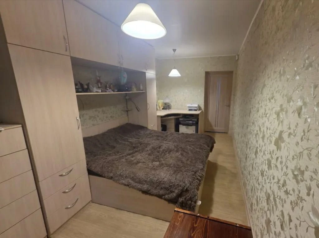 Продам 3-комн квартиру в районе Ковалевской Софьи ул.
