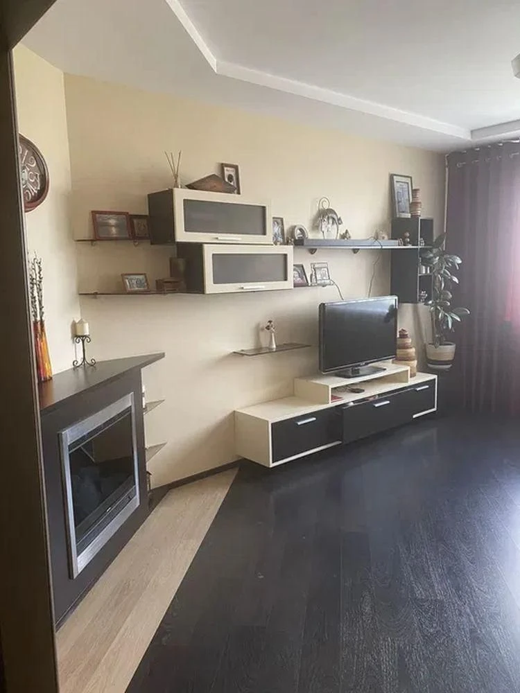 Продам 3-комн квартиру в районе Газеты "Правда" просп.