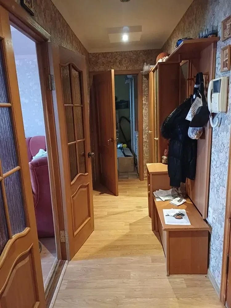 Продам 2-комн квартиру в районе Семафорная ул.
