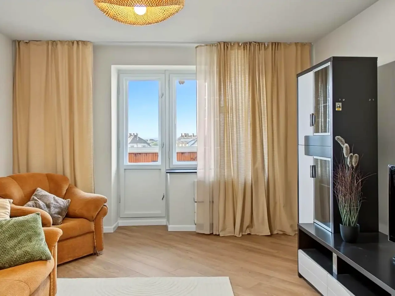 Оренда квартири 3-кімн. 77 м² 7/10 пов.