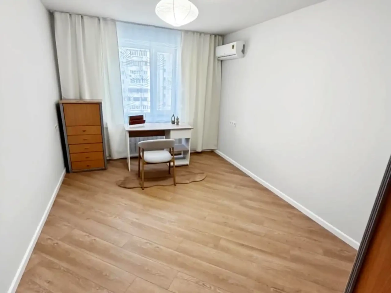 Оренда квартири 3-кімн. 77 м² 7/10 пов.