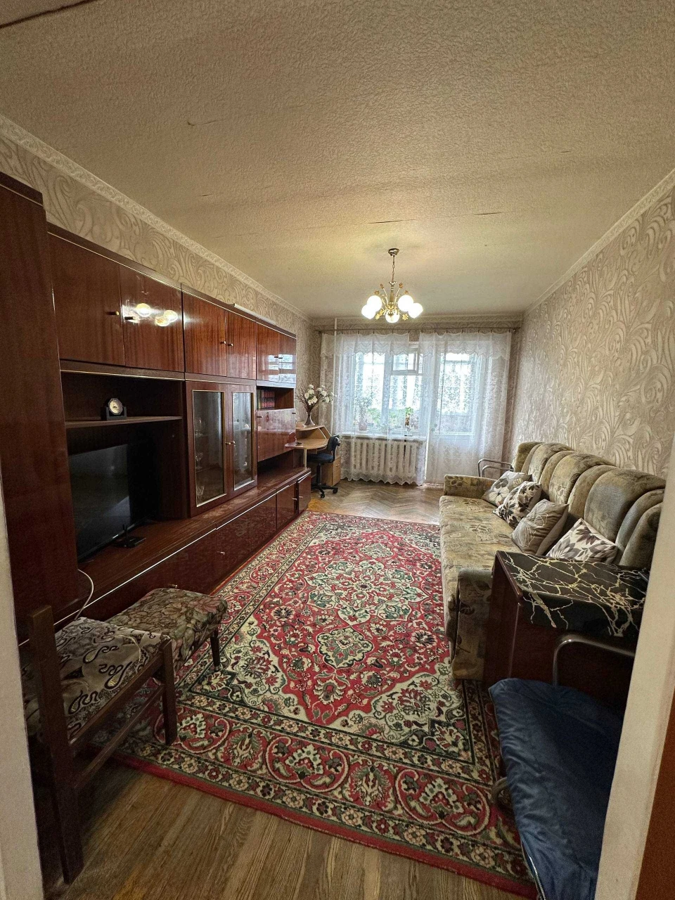 Продам 3к квартиру Тополь-1 Цегляний будинок Є генератор Гар