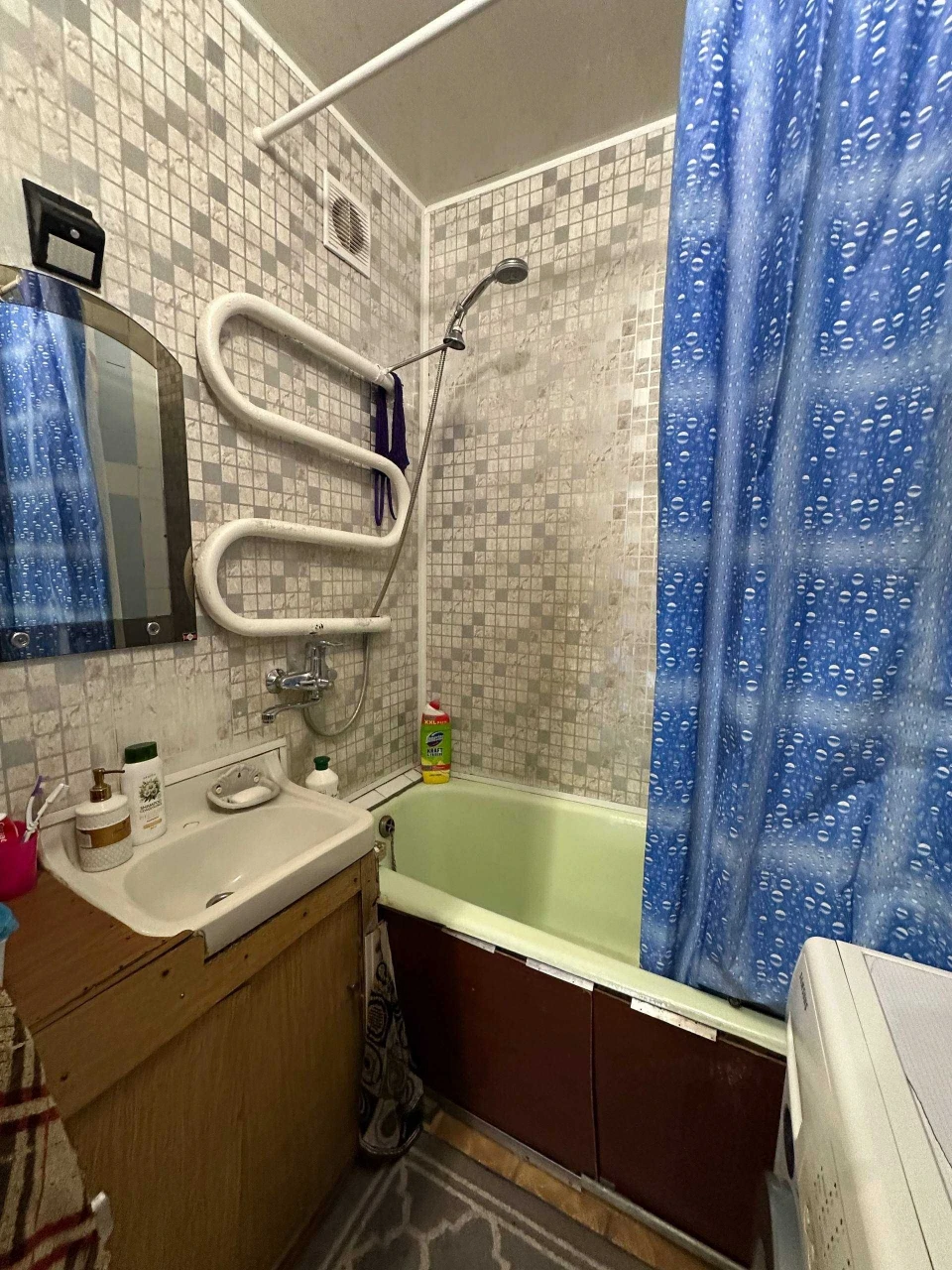 Продам 3к квартиру Тополь-1 Цегляний будинок Є генератор Гар