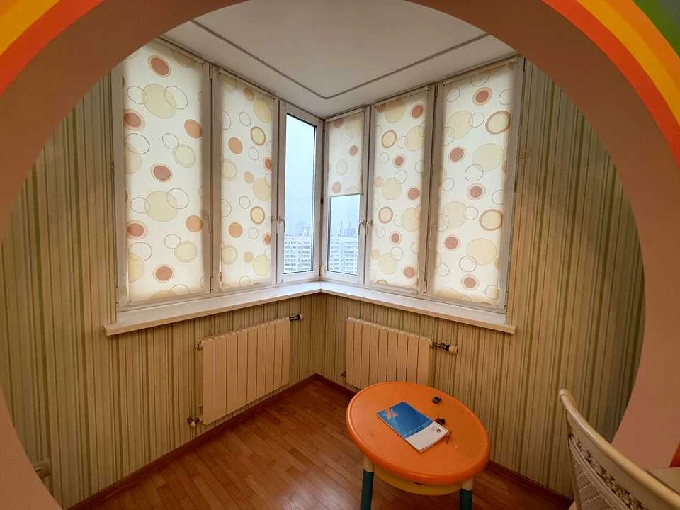 Квартира. Київ, Срібнокільська вул.