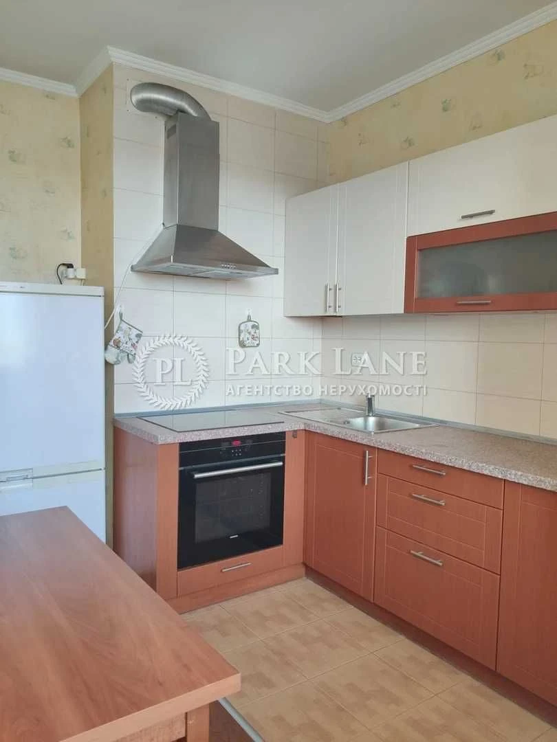 Продаж 1к квартири з ремонтом 44 кву м 10й пов Севастопольсь