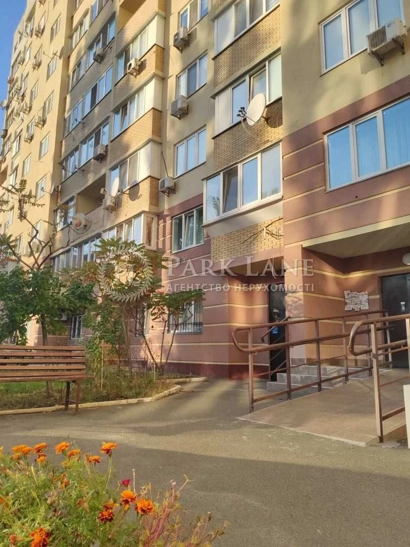 Продаж 1к квартири з ремонтом 44 кву м 10й пов Севастопольсь