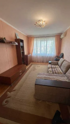 Продам 3-ком. квартиру  на Глушко / р-к «Людмила»(kor-02)