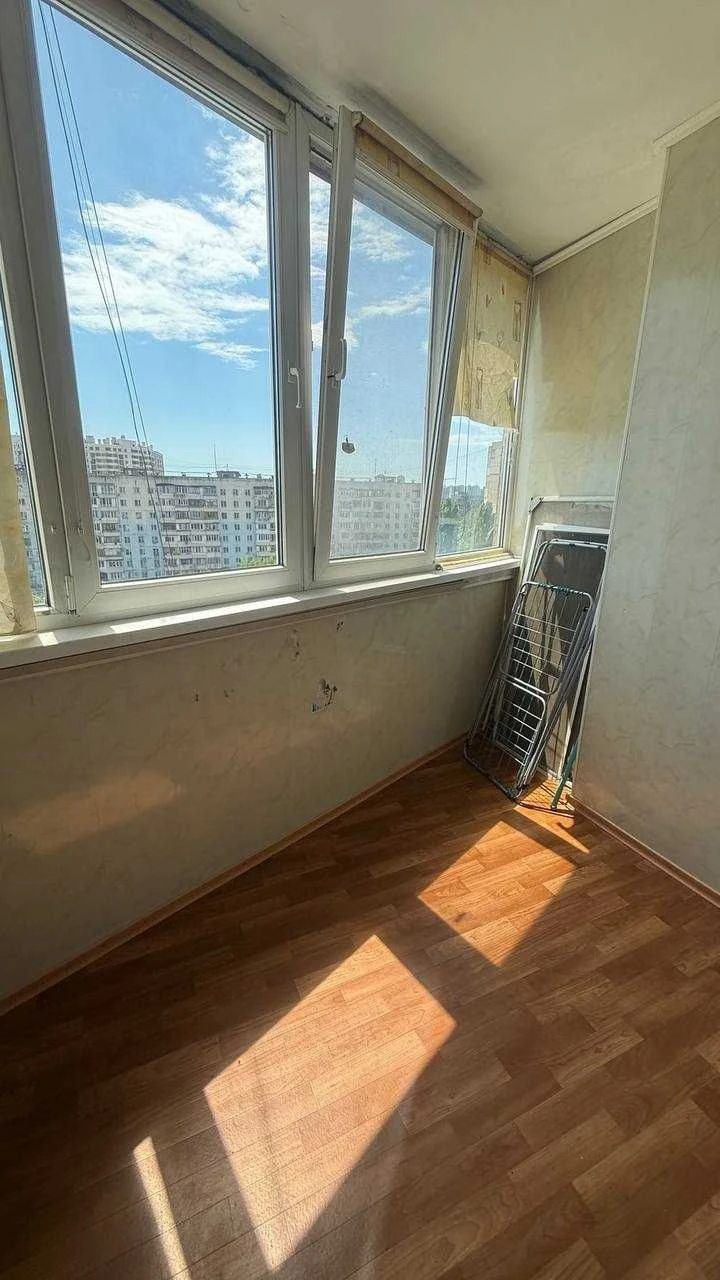 Продам 3-ком. квартиру  на Глушко / р-к «Людмила»(kor-02)
