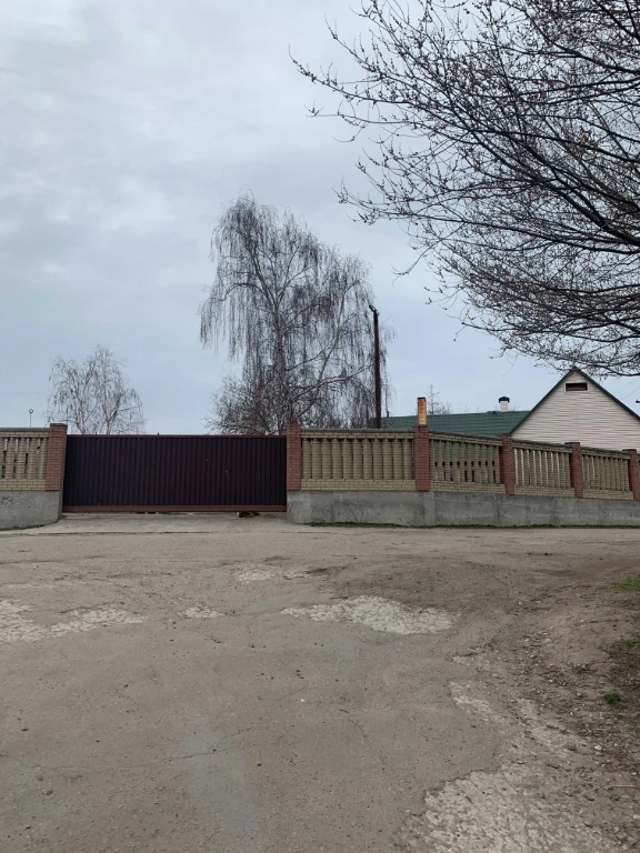 Дача ферма в черте города возле р. Днепр