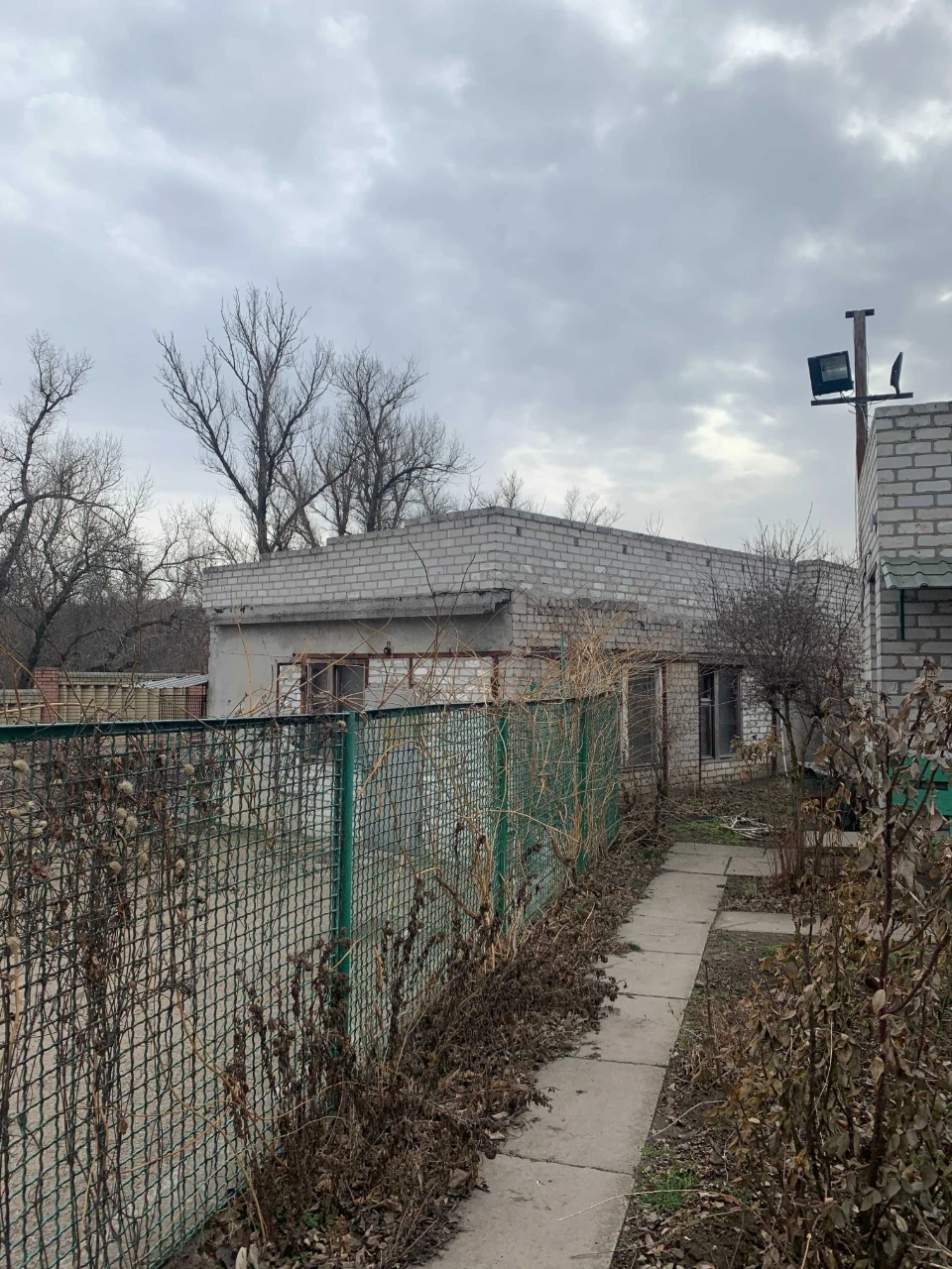 Дача ферма в черте города возле р. Днепр