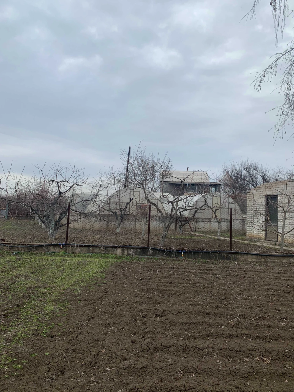 Дача ферма в черте города возле р. Днепр