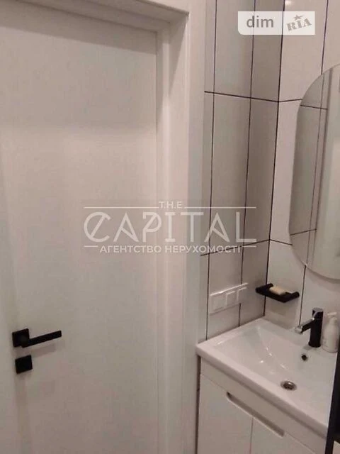 Продаж 1к квартири 42 кв. м на вул. Академіка Заболотного 1