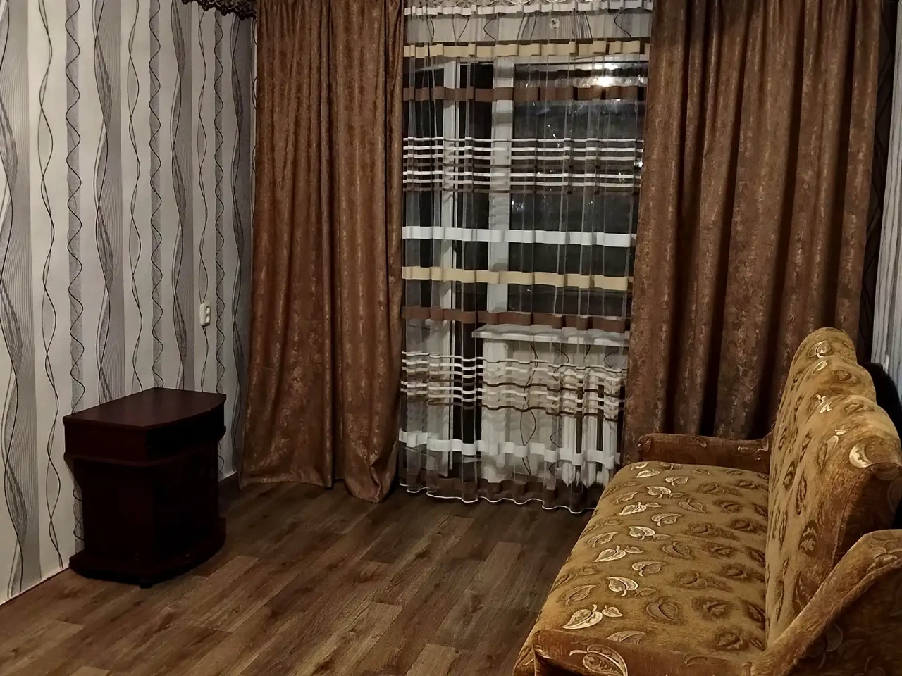 Оренда квартири 2-кімн. 42.9 м² 3/5 пов.