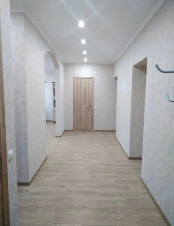 Продам 3- кімнатну квартиру 102 кв.м МЖК Інтернаціоналіст ЖК