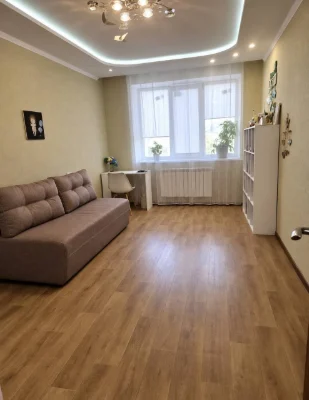 Продам 3- кімнатну квартиру 102 кв.м МЖК Інтернаціоналіст ЖК