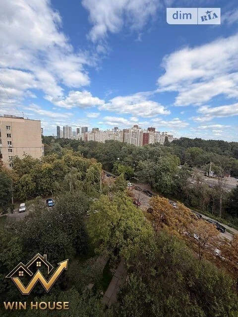 Sale of 1-room apartment 35.5 sq. m. on Akademika Glushkova Ave. 3