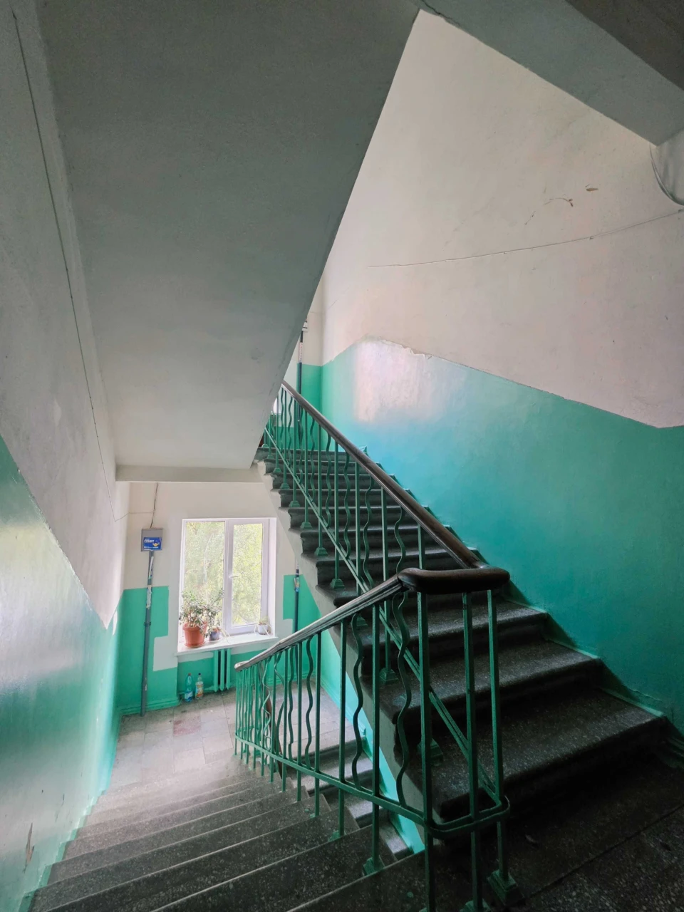 БЕЗ% Продаж частки двокмінтної квартири з газом в цегляному