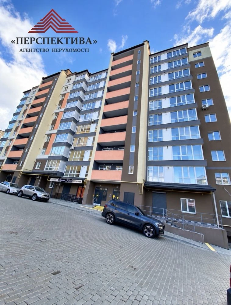 Продаж 3- кімнатної квартири з видом на озеро