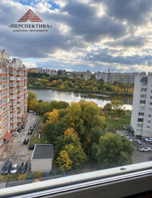 Продаж 3- кімнатної квартири з видом на озеро