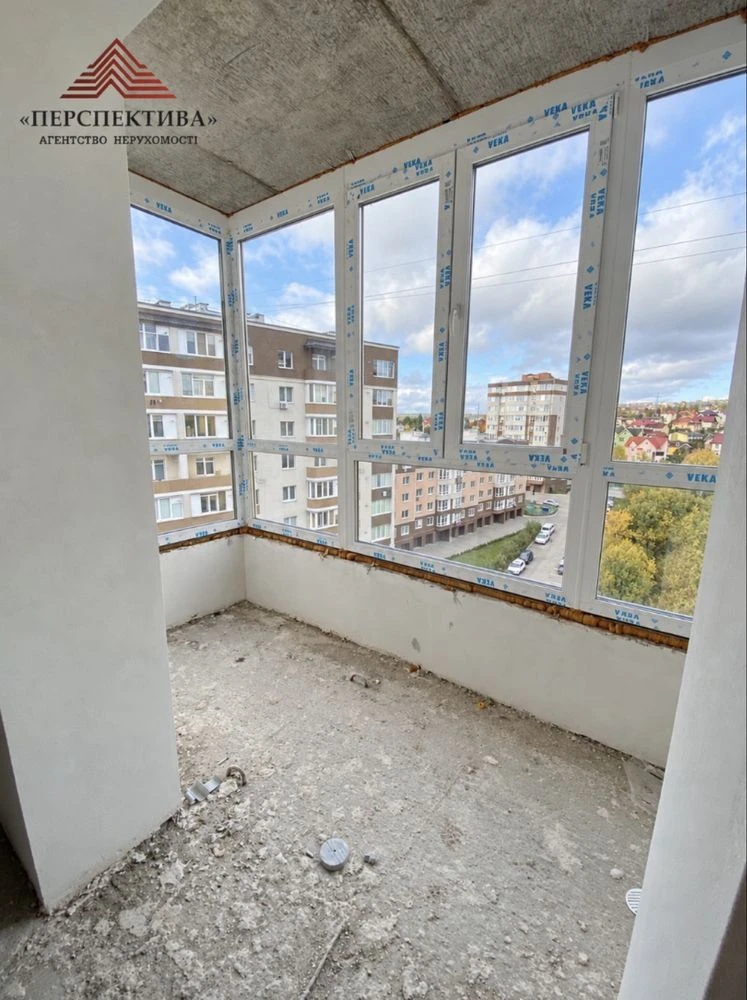 Продаж 3- кімнатної квартири з видом на озеро